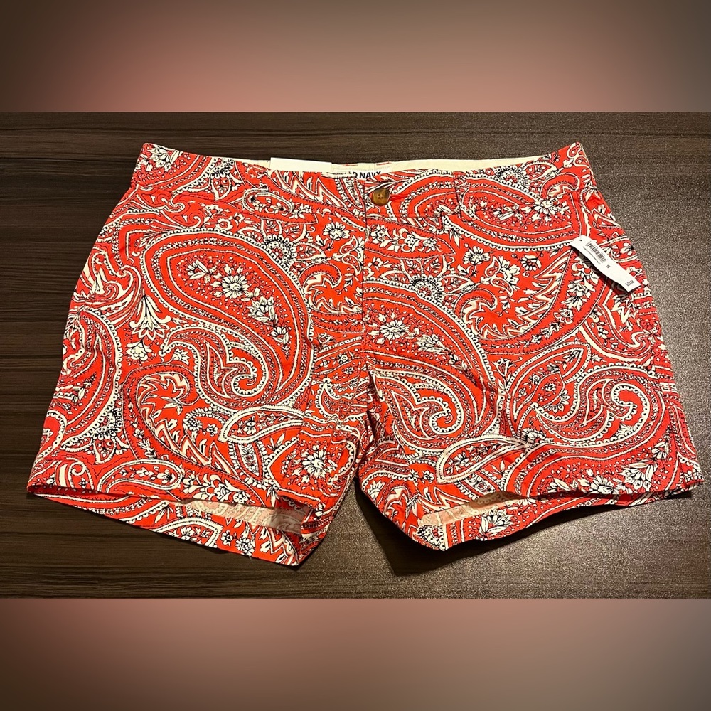 Coral Paisley Pattern Shorts
